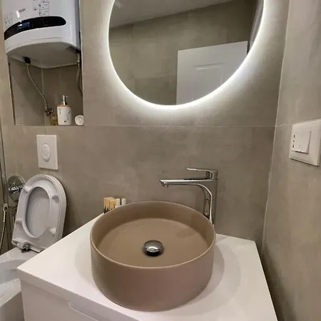 Square Center Daire Tiran
