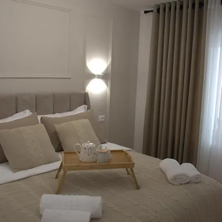 Square Center Daire Tiran